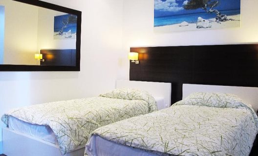 Albergue Be Mar Hostel