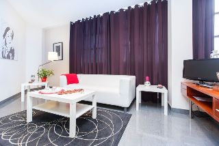 Apartamentos Ainb Universitat