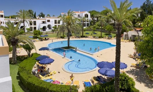 Apartamentos Alfagar Village