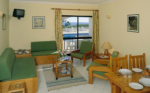 Apartamentos Alfagar Village