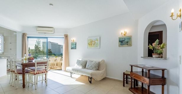Apartamentos Algamar