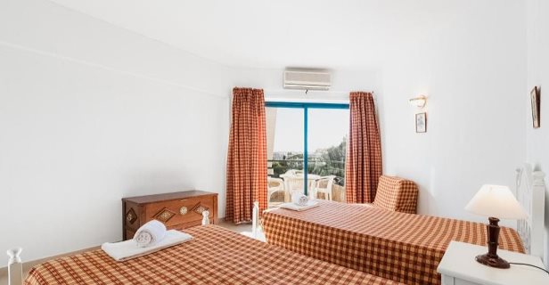 Apartamentos Algamar
