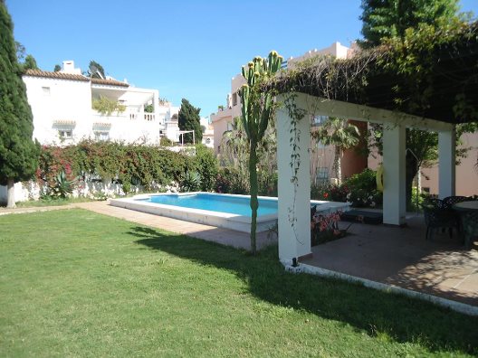 Apartamentos Almoraide
