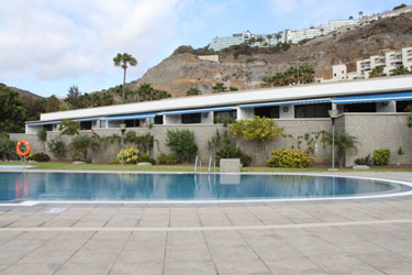 Apartamentos Amadores Beach