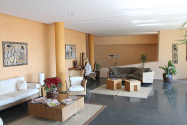 Apartamentos Amadores Beach