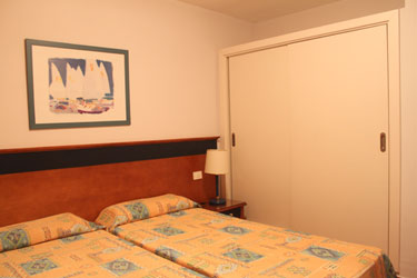 Apartamentos Amadores Beach