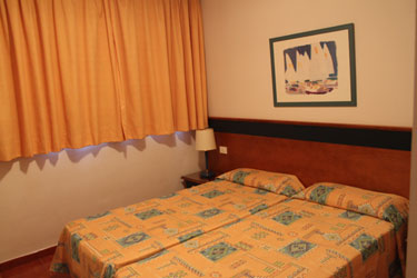 Apartamentos Amadores Beach