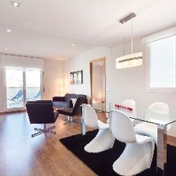 Apartamentos Arago 312