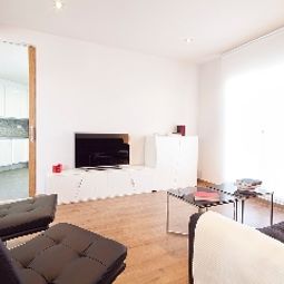 Apartamentos Arago 312