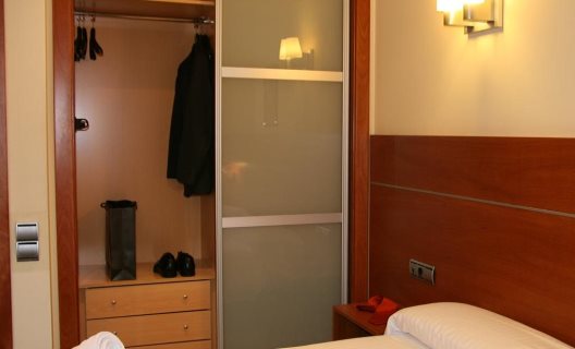 Apartamentos Arago Suites