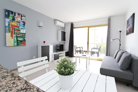 Apartamentos Aromar
