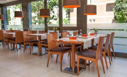 Apartamentos Atenea Park Suites