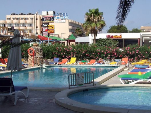Apartamentos Bahia De San Antonio