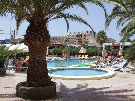 Apartamentos Bahia De San Antonio