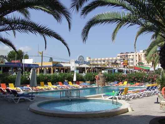 Apartamentos Bahia De San Antonio
