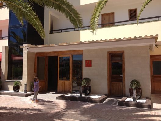 Apartamentos Bahia De San Antonio