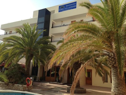 Apartamentos Bahia De San Antonio