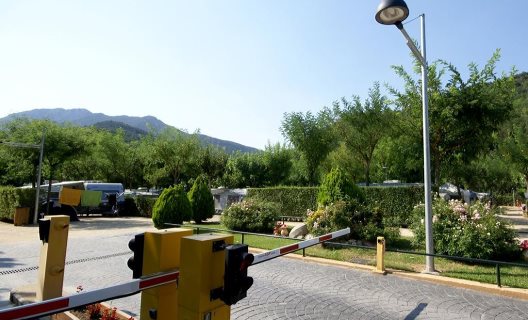 Apartamentos Bassegoda Park
