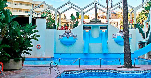 Apartamentos Benal Beach
