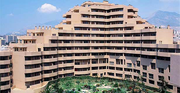 Apartamentos Benal Beach