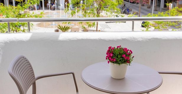 Apartamentos Bon Lloc