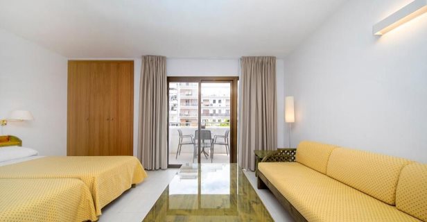 Apartamentos Bon Lloc