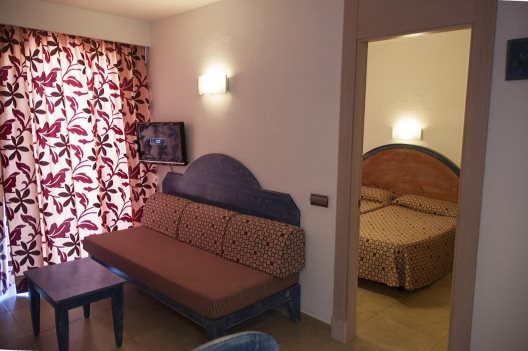 Apartamentos Cala Nova
