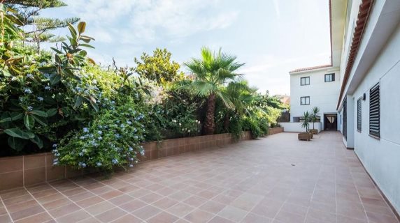 Apartamentos Caliu Beatrix 2000