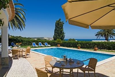 Apartamentos Camena Villa