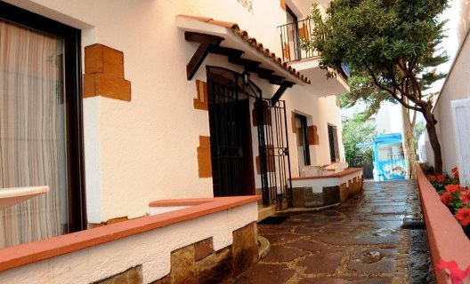 Apartamentos Caribe Lloret