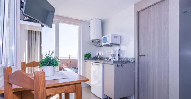 Apartamentos Carihuela Beach