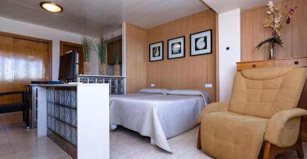 Apartamentos Carihuela Beach