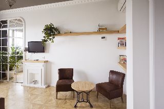 Apartamentos Casa Gracia Barcelona Suites