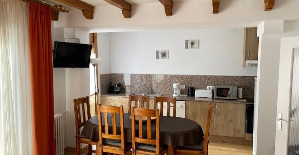 Apartamentos Casa Vella Popaire