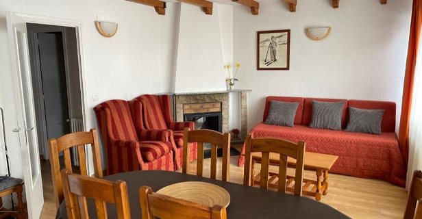 Apartamentos Casa Vella Popaire