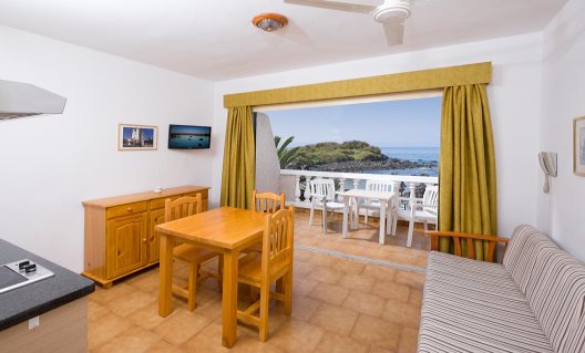 Apartamentos Charco Del Conde