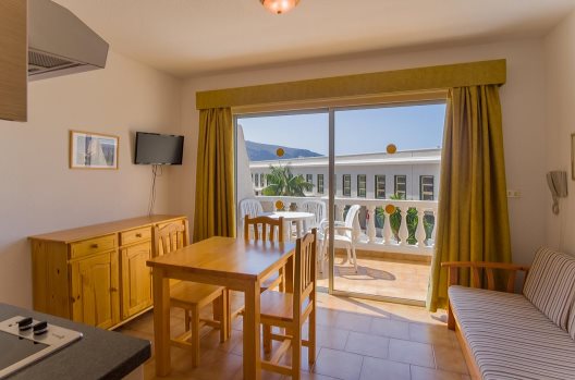 Apartamentos Charco Del Conde