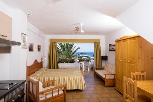 Apartamentos Charco Del Conde