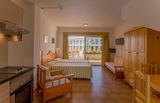 Apartamentos Charco Del Conde
