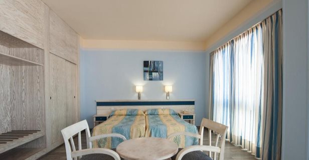 Apartamentos Colon Playa