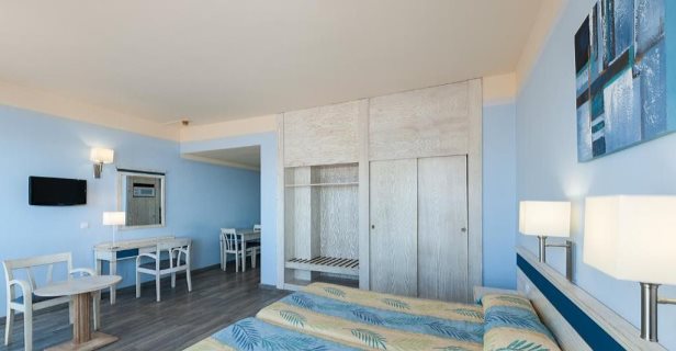 Apartamentos Colon Playa