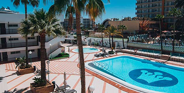 Apartamentos Corona Blanca