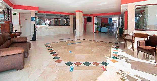 Apartamentos Corona Blanca