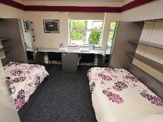 Apartamentos Corrib Village