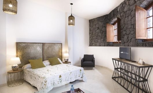 Apartamentos El Charco Suite