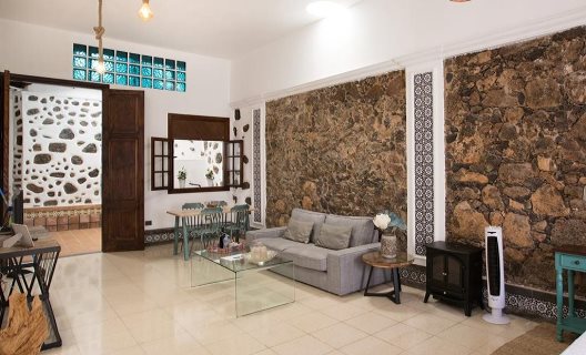 Apartamentos El Charco Suite