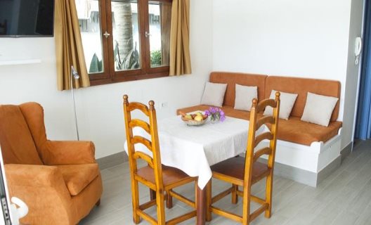 Apartamentos El Paseo