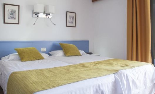Apartamentos El Paseo