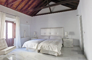 Apartamentos Elvira Suites