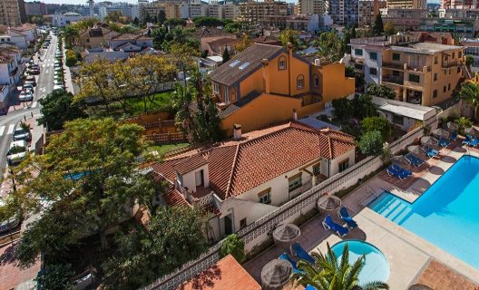 Apartamentos Embajador